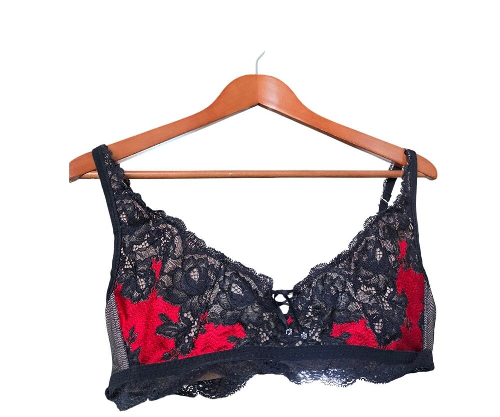Victoria's Secret Very Sexy Seduction Red/Black Lace Bra size L